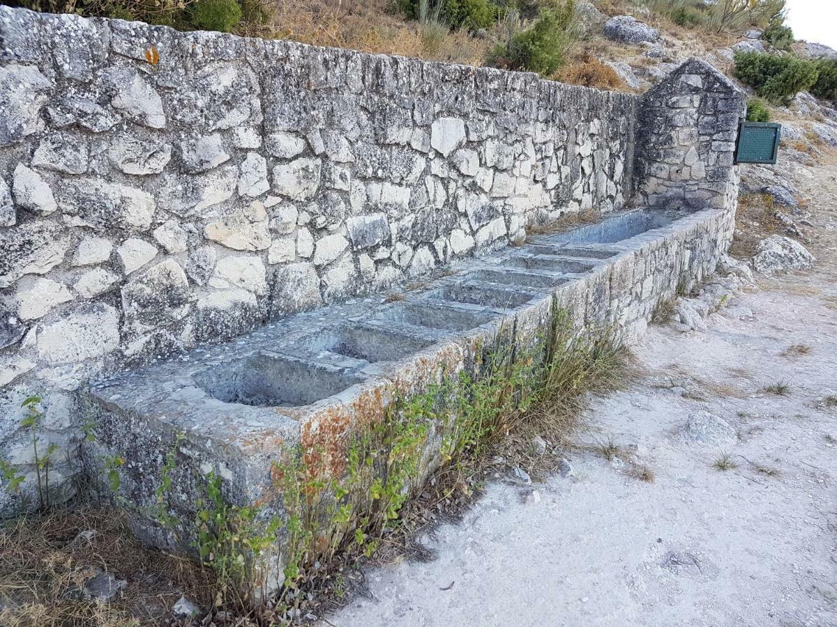 Apartamentos Rurales La Dehesa Del Acebuche เฮน ภายนอก รูปภาพ