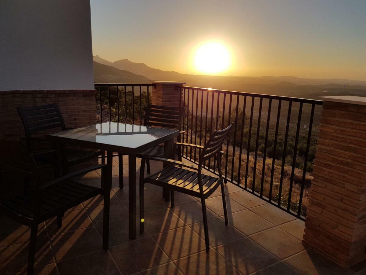 Apartamentos Rurales La Dehesa Del Acebuche เฮน ภายนอก รูปภาพ